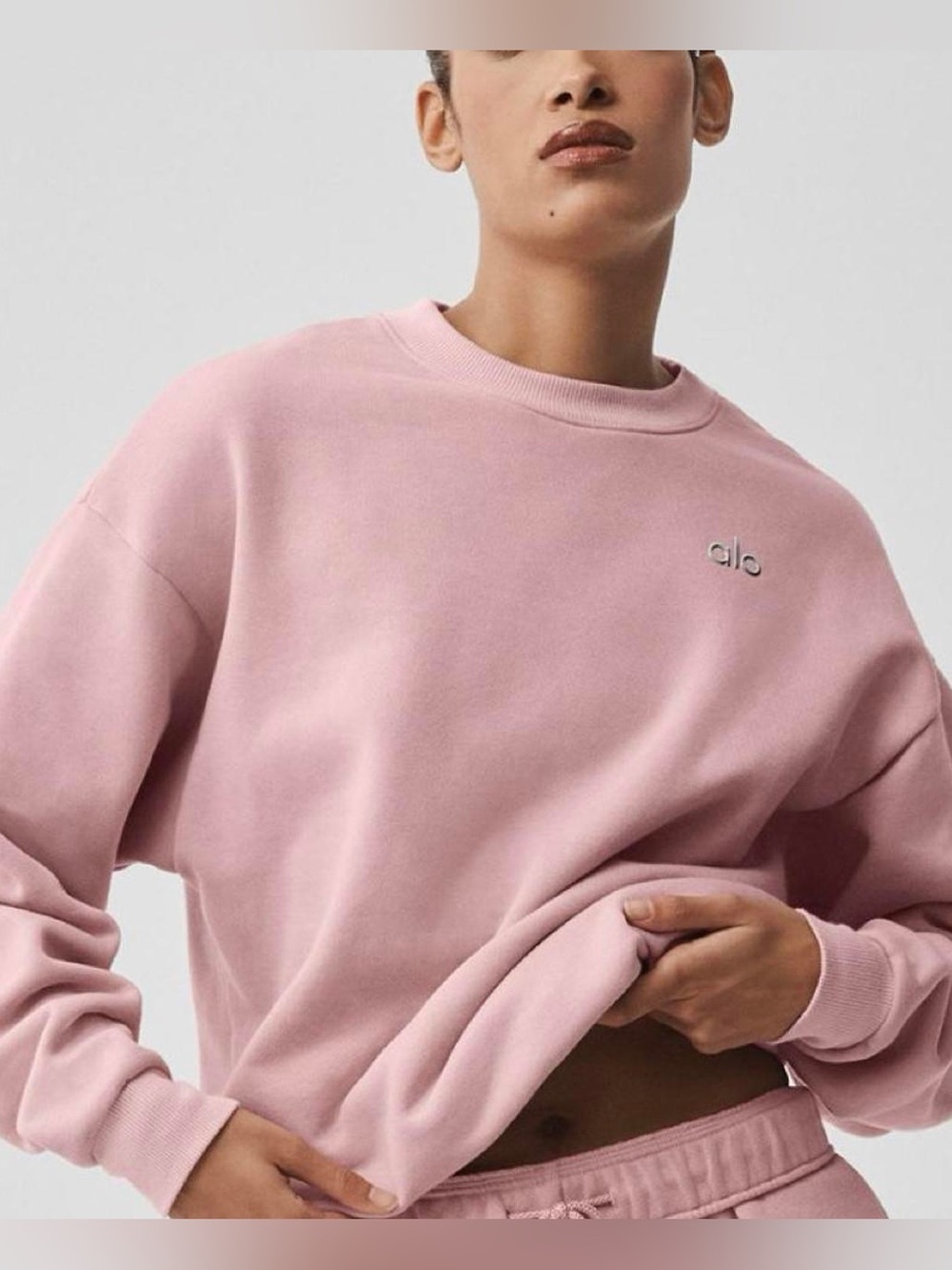 Accolade Crew Neck Pullover - Vintage Pink
& Accolade Shorts Set — Top and Short